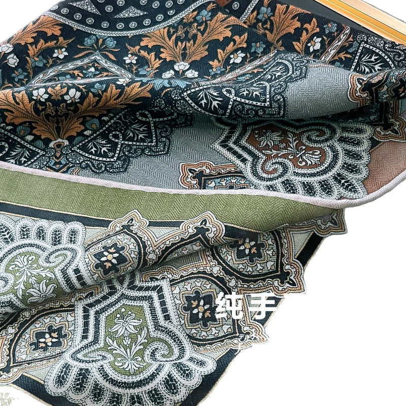 Foulard carré Central Compass  - Travel Accessories Gifts avis et prix